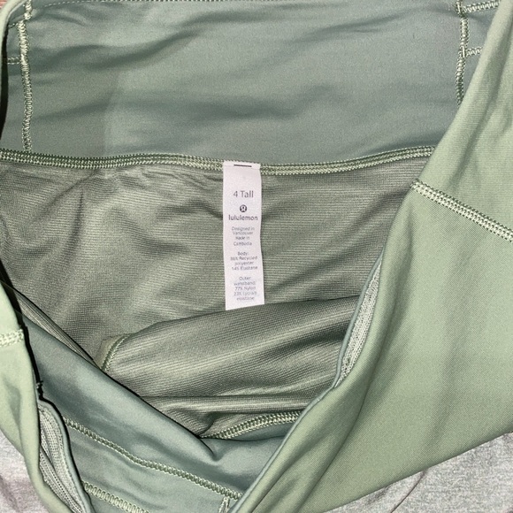 lulu shortsSOLD - Picture 1 of 3